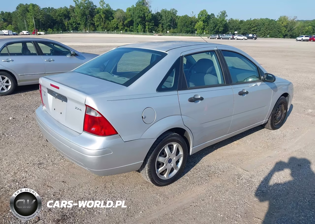 2005 Ford Focus Zx4 VIN:1FAFP34N75W154289 - 4