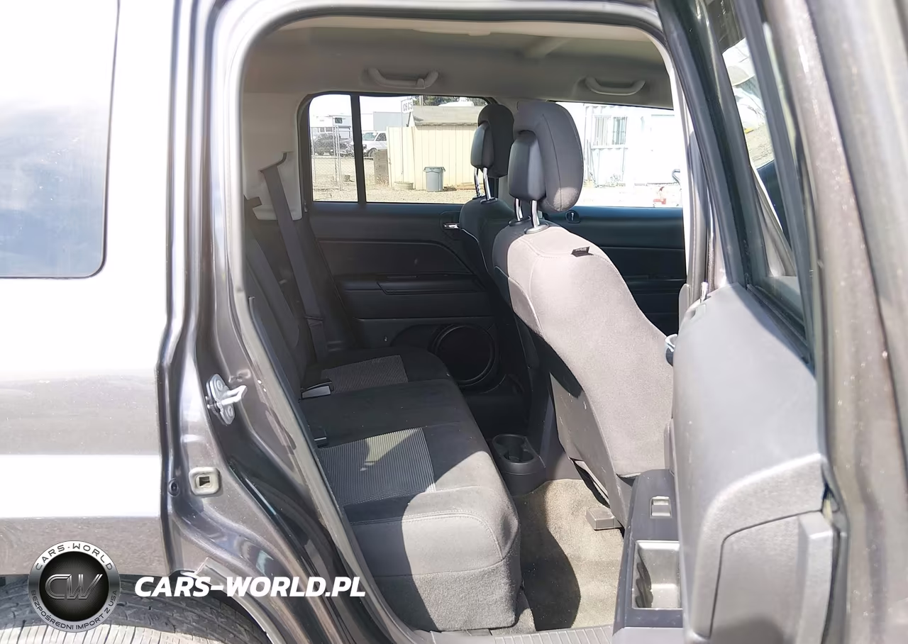 2016 Jeep Patriot Sport VIN:1C4NJRBB3GD702239 - 8