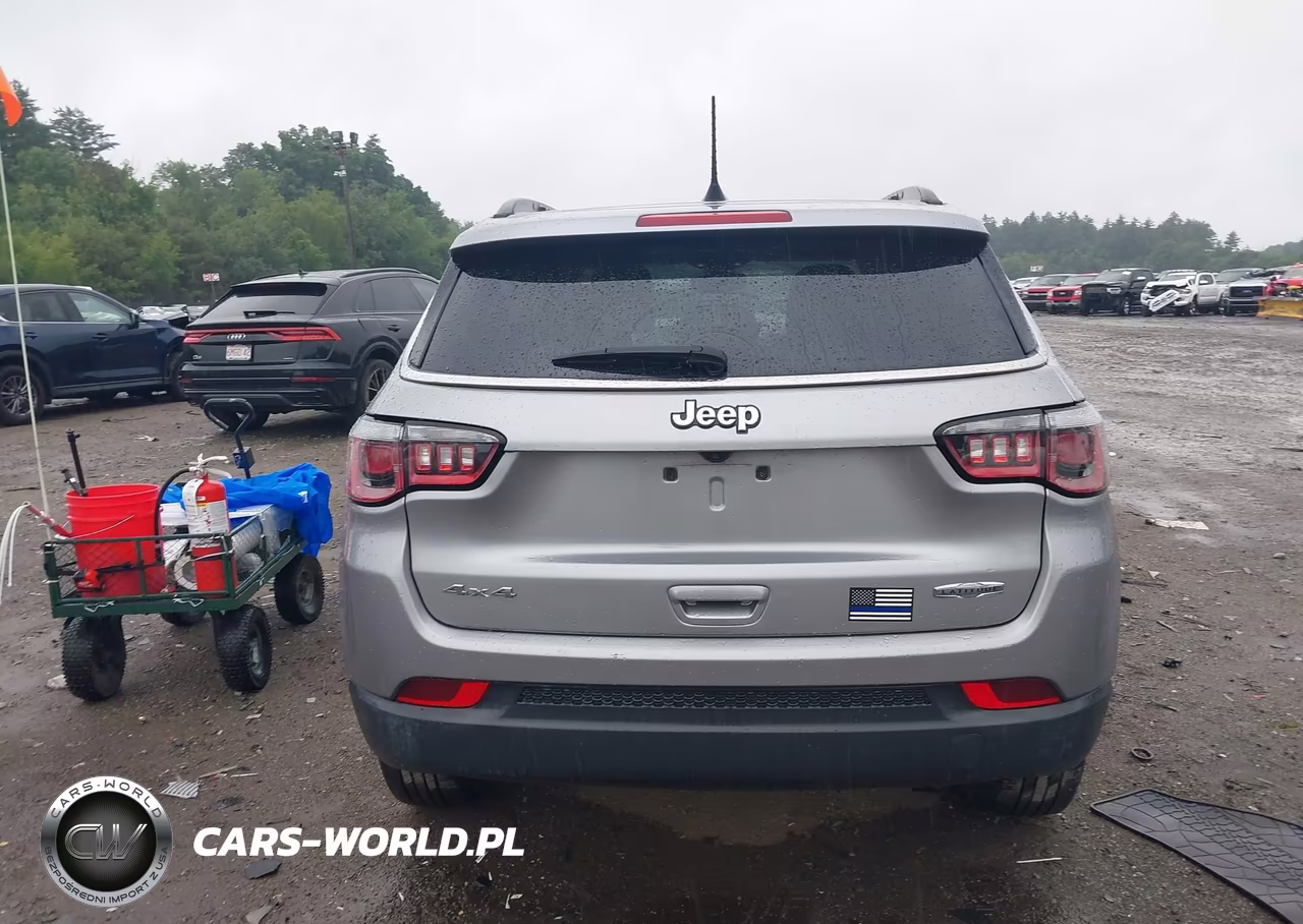 2018 Jeep Compass Latitude 4X4 VIN:3C4NJDBB8JT113420 - 15