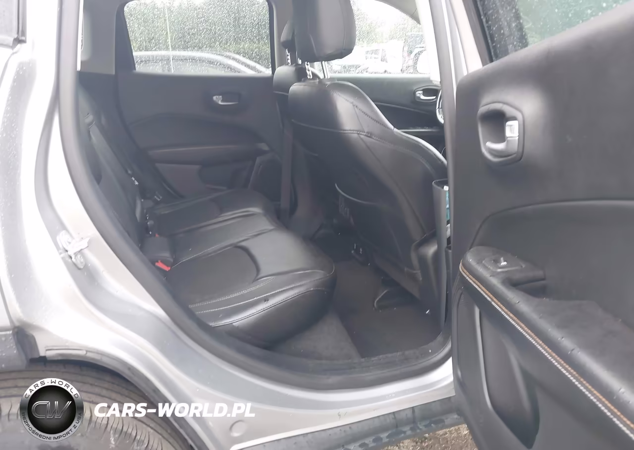 2018 Jeep Compass Latitude 4X4 VIN:3C4NJDBB8JT113420 - 8