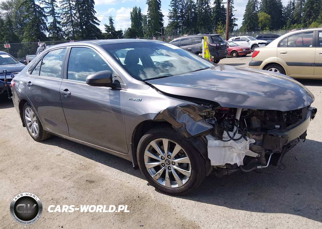 2016 Toyota Camry Hybrid Xle