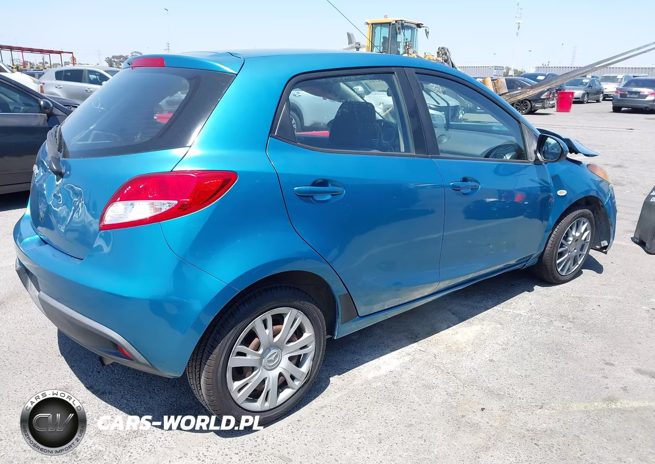 2011 Mazda Mazda2 Sport VIN:JM1DE1HY7B0124272 - 4
