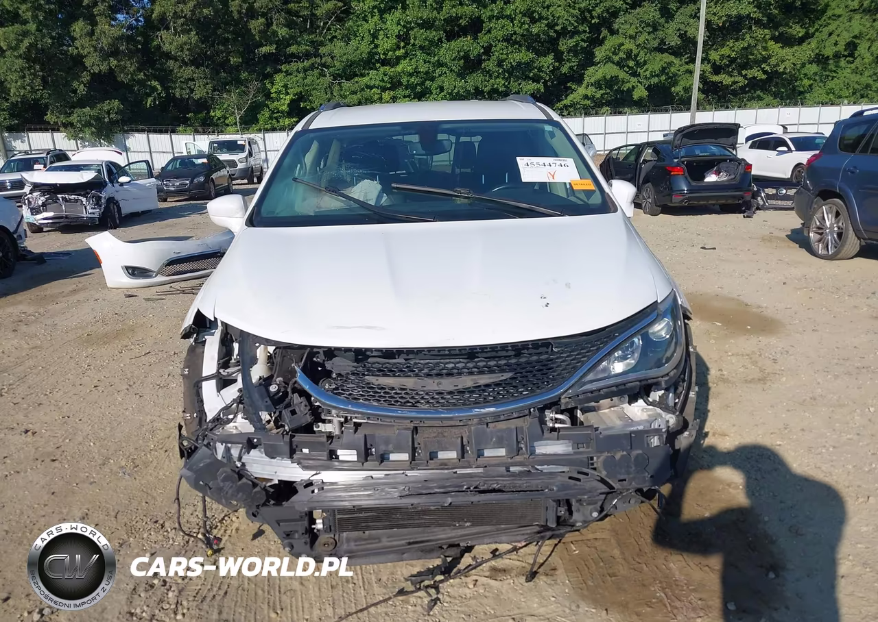 2020 Chrysler Pacifica Touring L VIN:2C4RC1BG8LR275494 - 12