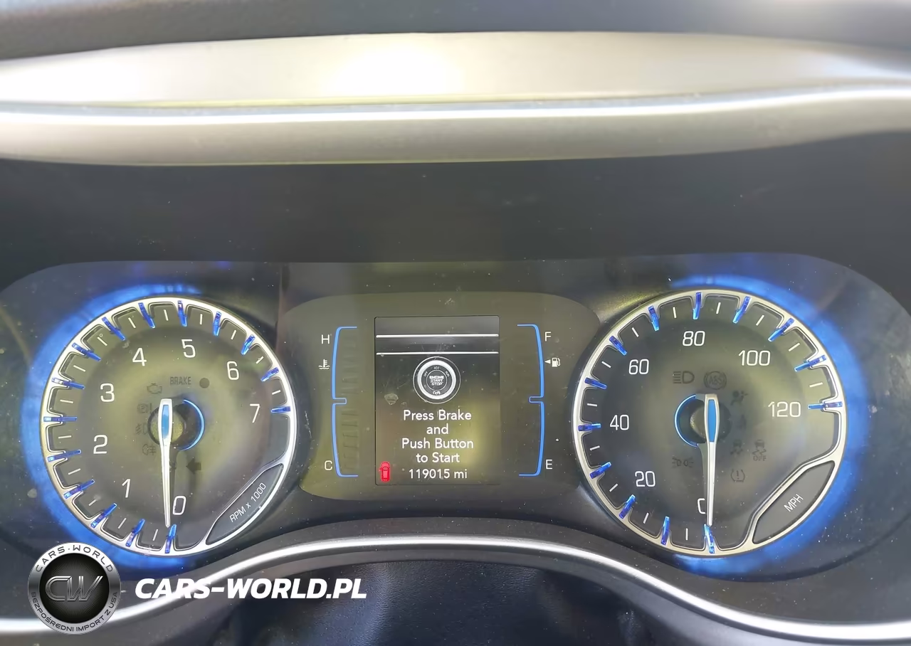 2020 Chrysler Pacifica Touring L VIN:2C4RC1BG8LR275494 - 7