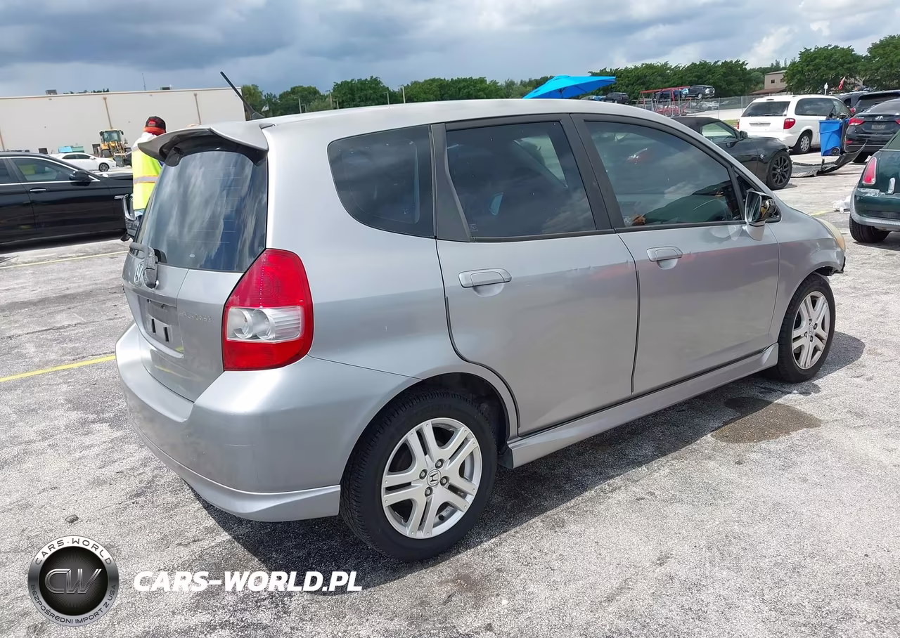 2007 Honda Fit Sport VIN:JHMGD38657S052864 - 4