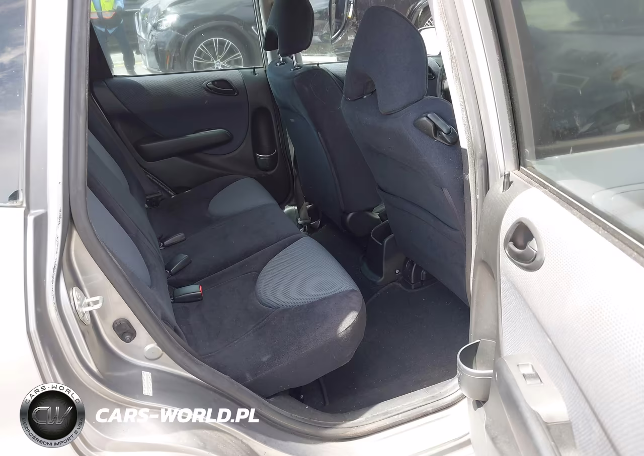 2007 Honda Fit Sport VIN:JHMGD38657S052864 - 8
