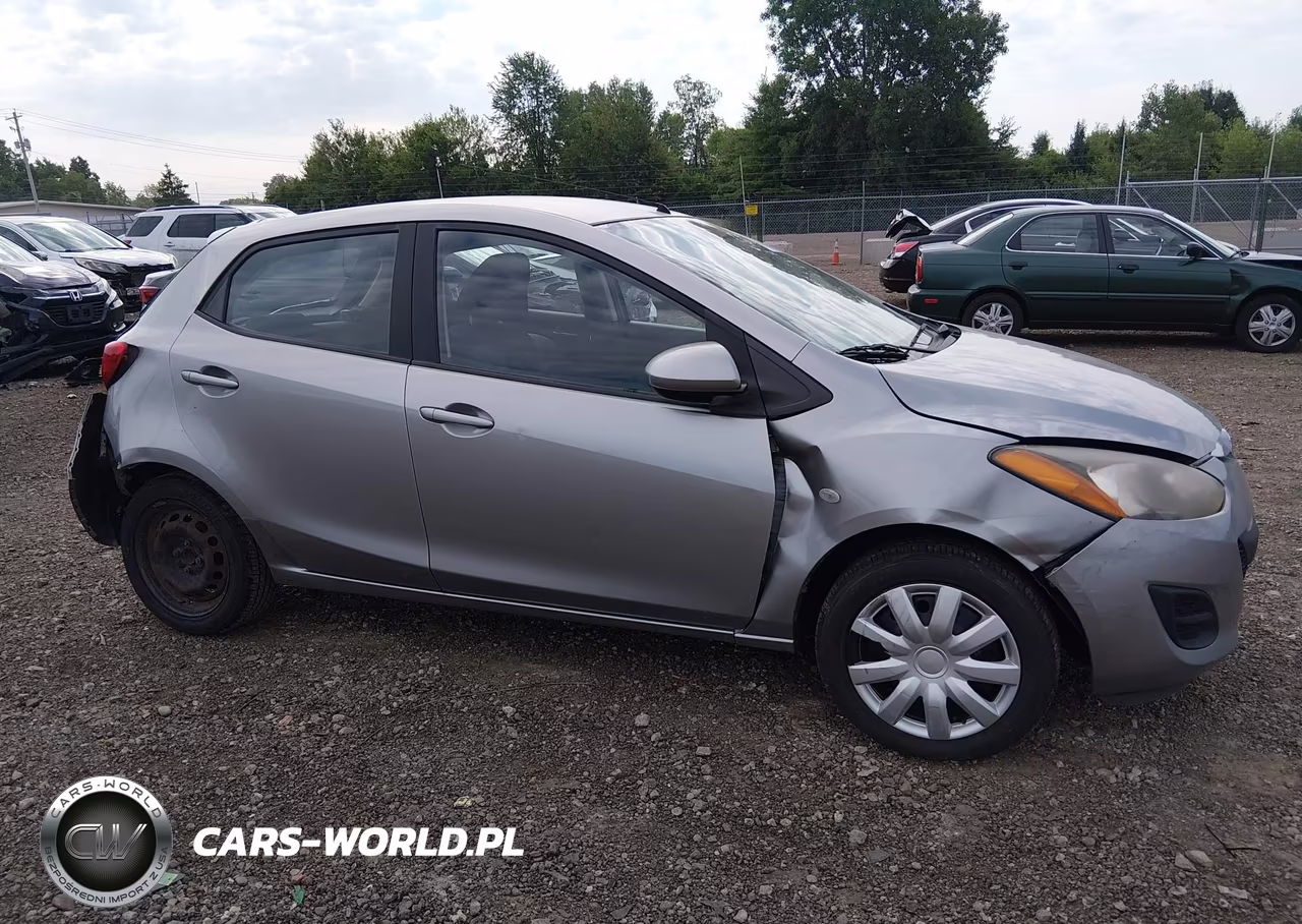 2011 Mazda Mazda2 Sport VIN:JM1DE1HY6B0107740 - 13
