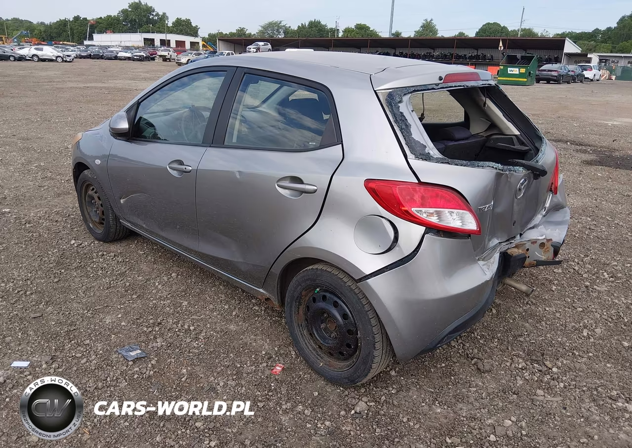 2011 Mazda Mazda2 Sport VIN:JM1DE1HY6B0107740 - 3