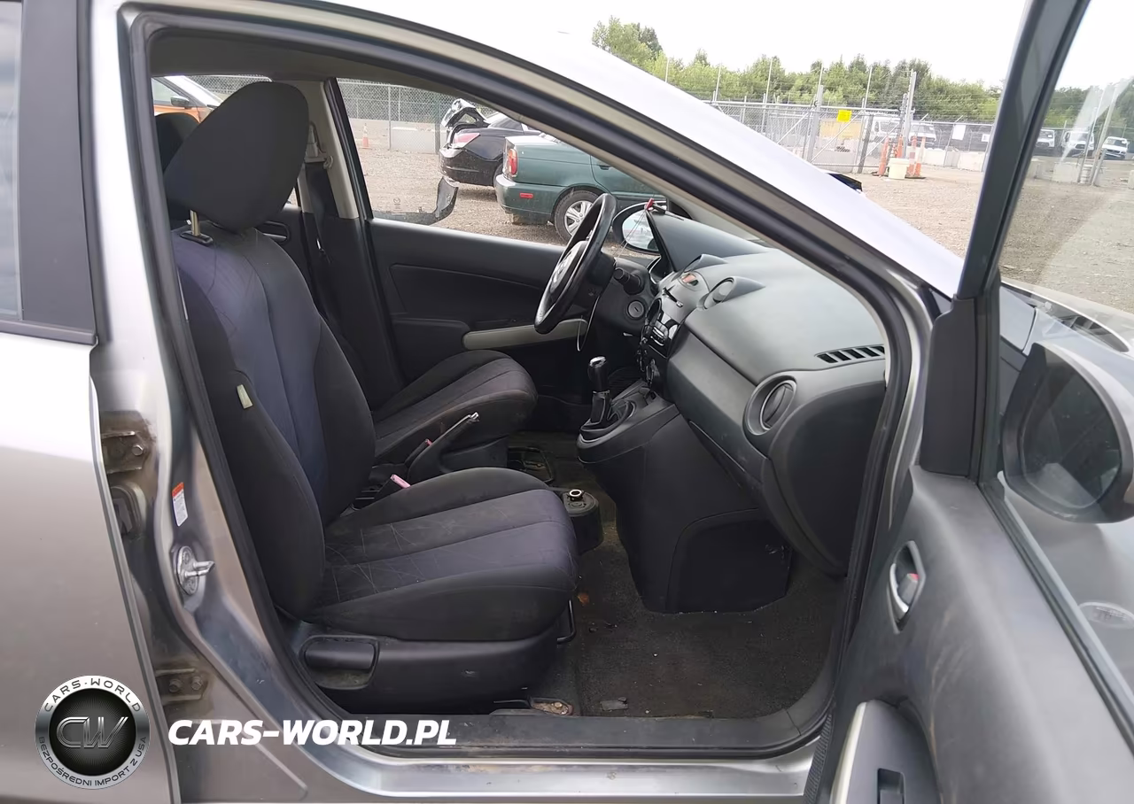 2011 Mazda Mazda2 Sport VIN:JM1DE1HY6B0107740 - 5