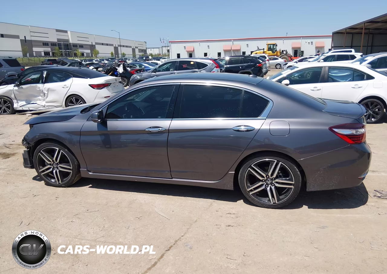 2017 Honda Accord Touring V6 VIN:1HGCR3F90HA039365 - 14