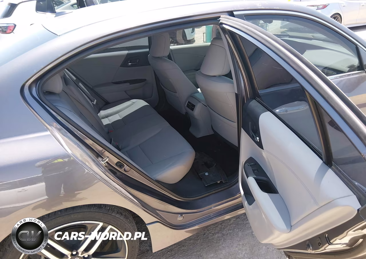 2017 Honda Accord Touring V6 VIN:1HGCR3F90HA039365 - 8