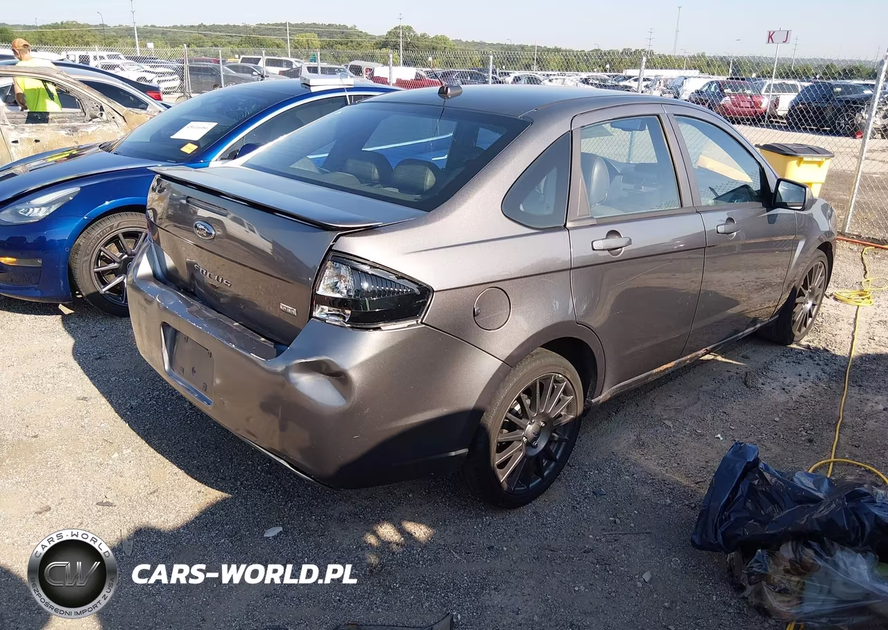 2010 Ford Focus Ses VIN:1FAHP3GN8AW272687 - 4