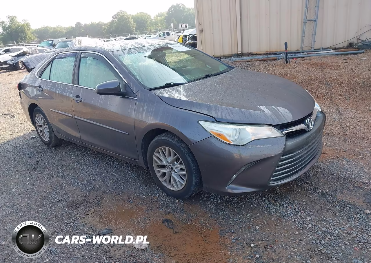 2016 Toyota Camry Le – zdjęcie 1 z 16