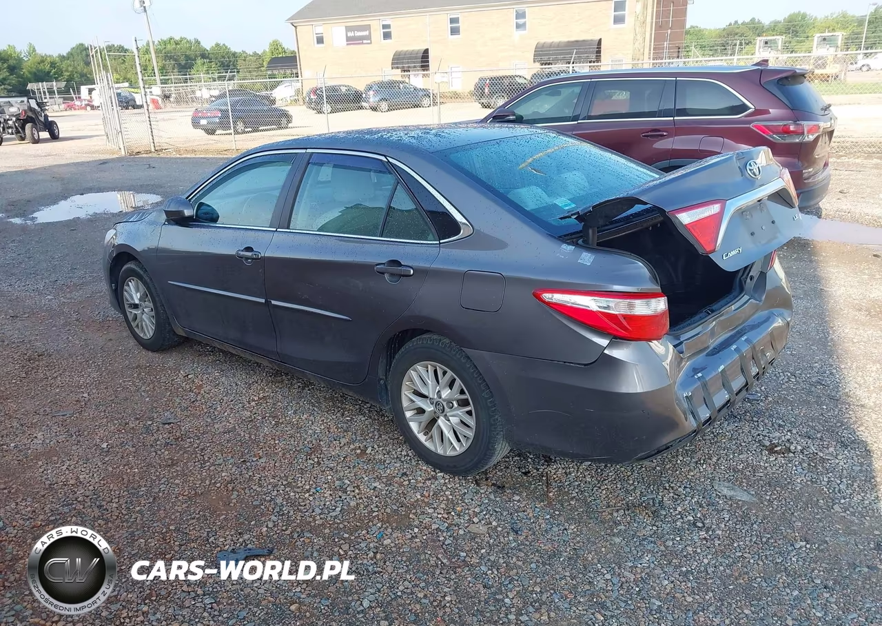 2016 Toyota Camry Le VIN:4T4BF1FK6GR561152 - 3