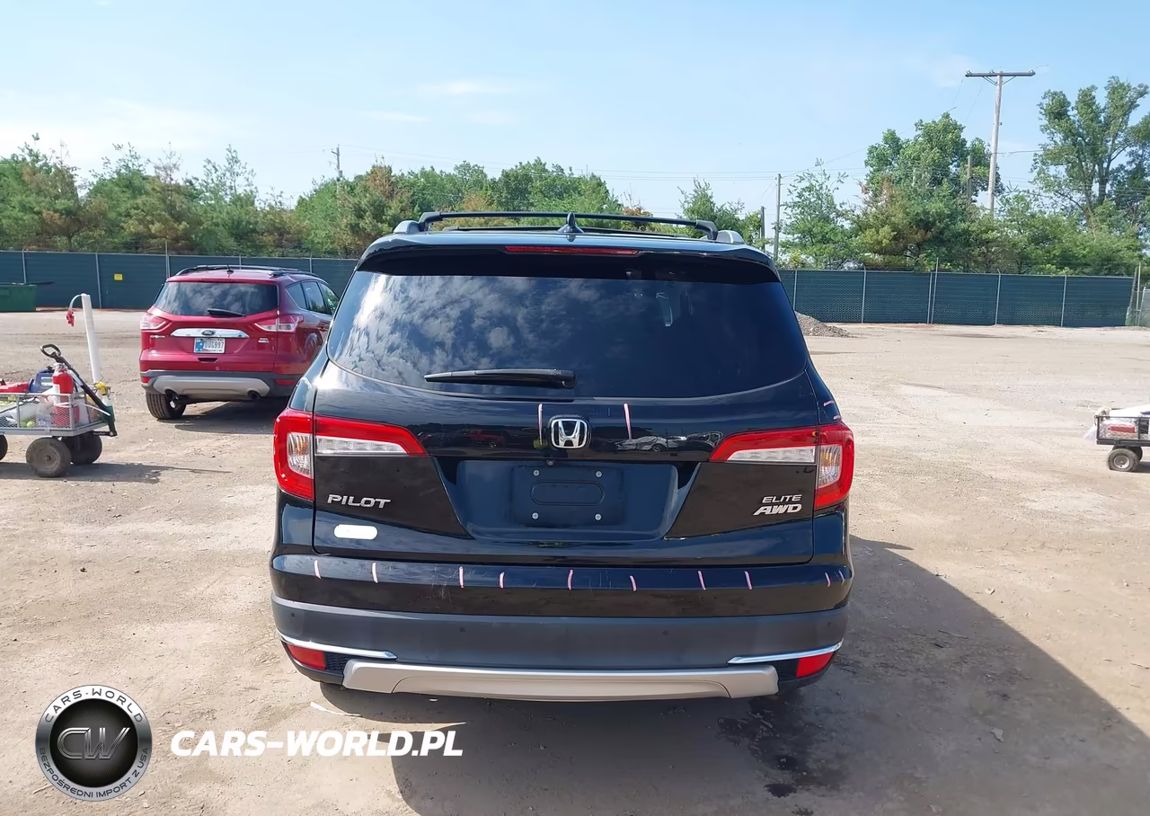 2019 Honda Pilot Elite VIN:5FNYF6H02KB086764 - 17