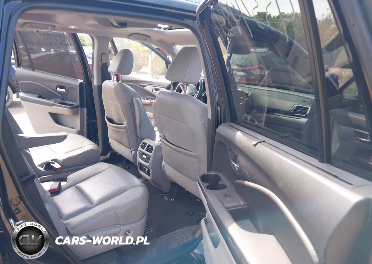 2019 Honda Pilot Elite VIN:5FNYF6H02KB086764 - 8