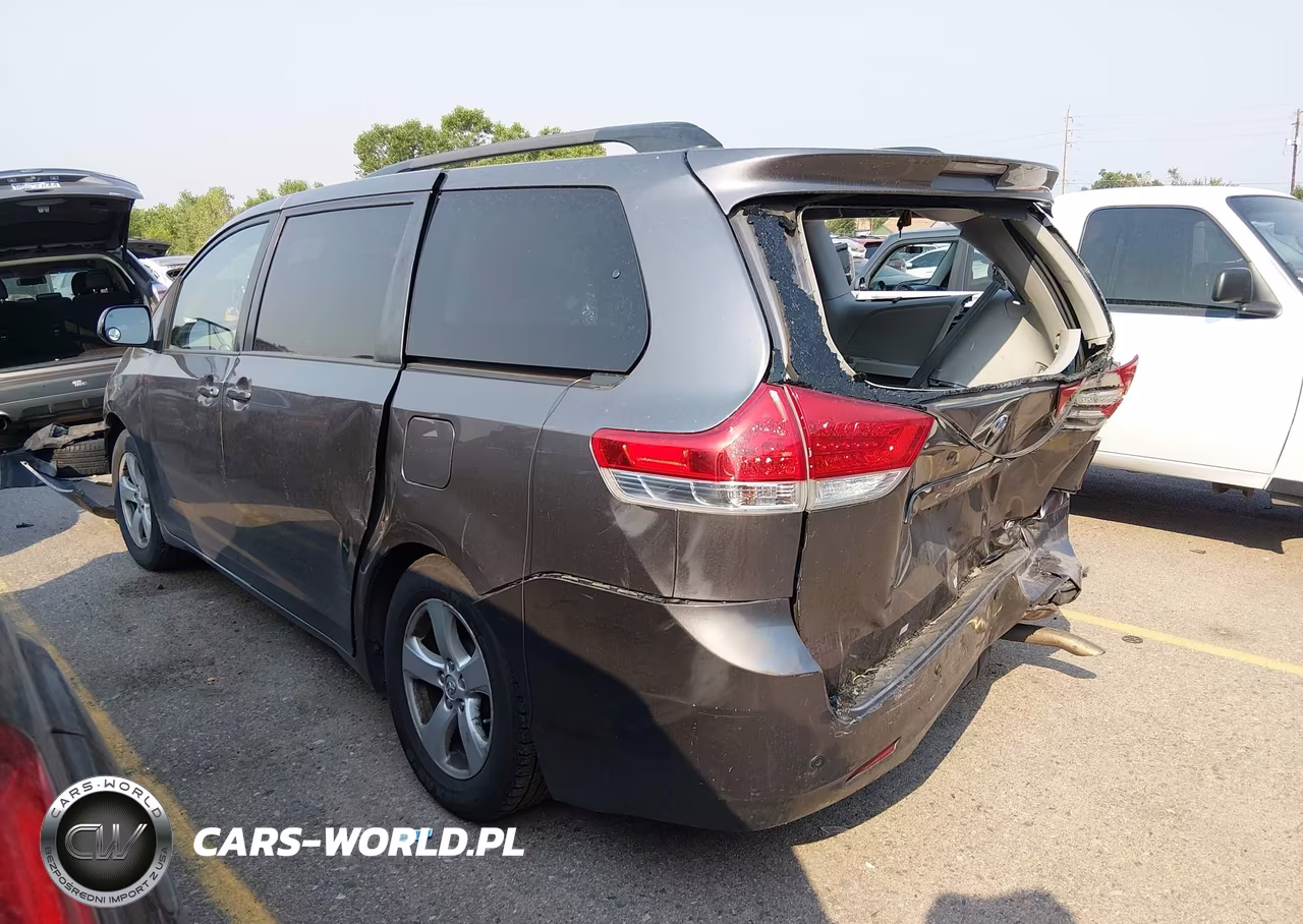 2014 Toyota Sienna Le V6 8 Passenger VIN:5TDKK3DC2ES459883 - 3