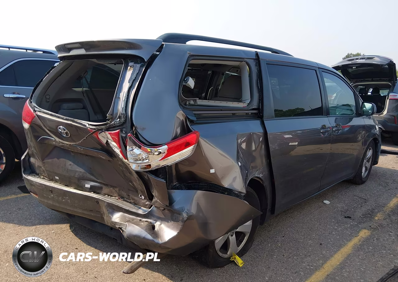 2014 Toyota Sienna Le V6 8 Passenger VIN:5TDKK3DC2ES459883 - 4
