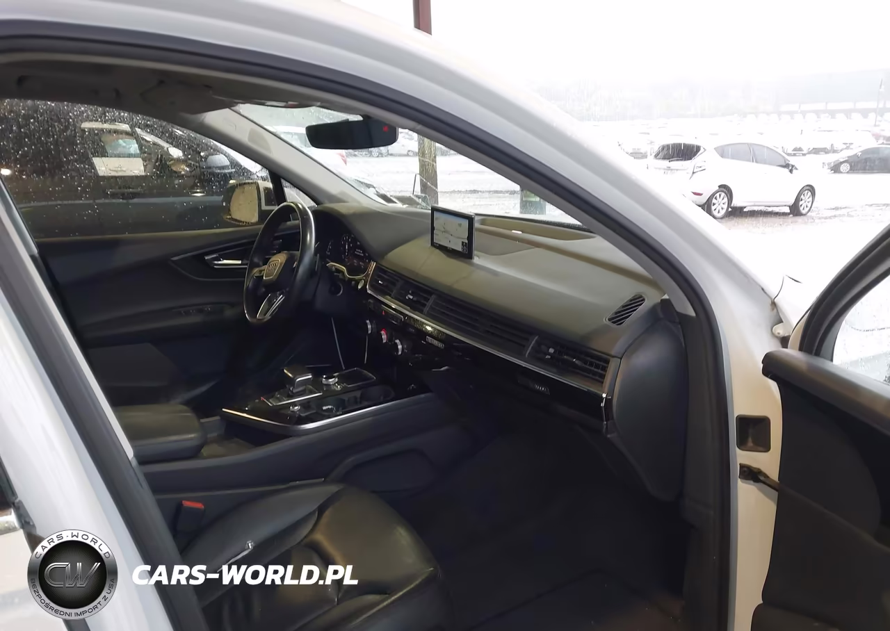 2018 Audi Q7 3.0T Premium VIN:WA1LAAF77JD037877 - 5