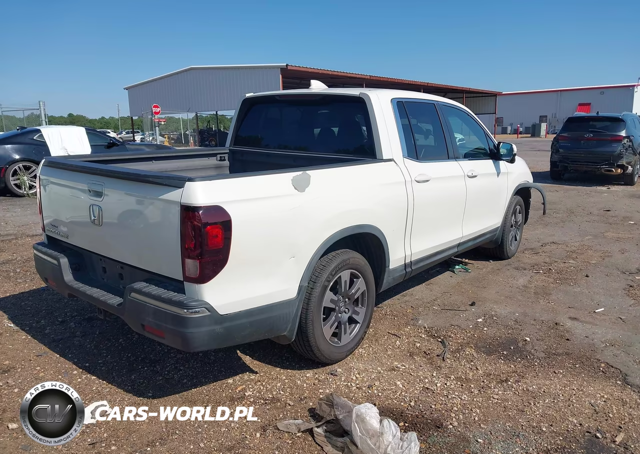 2017 Honda Ridgeline Rtl-T VIN:5FPYK2F6XHB011127 - 4