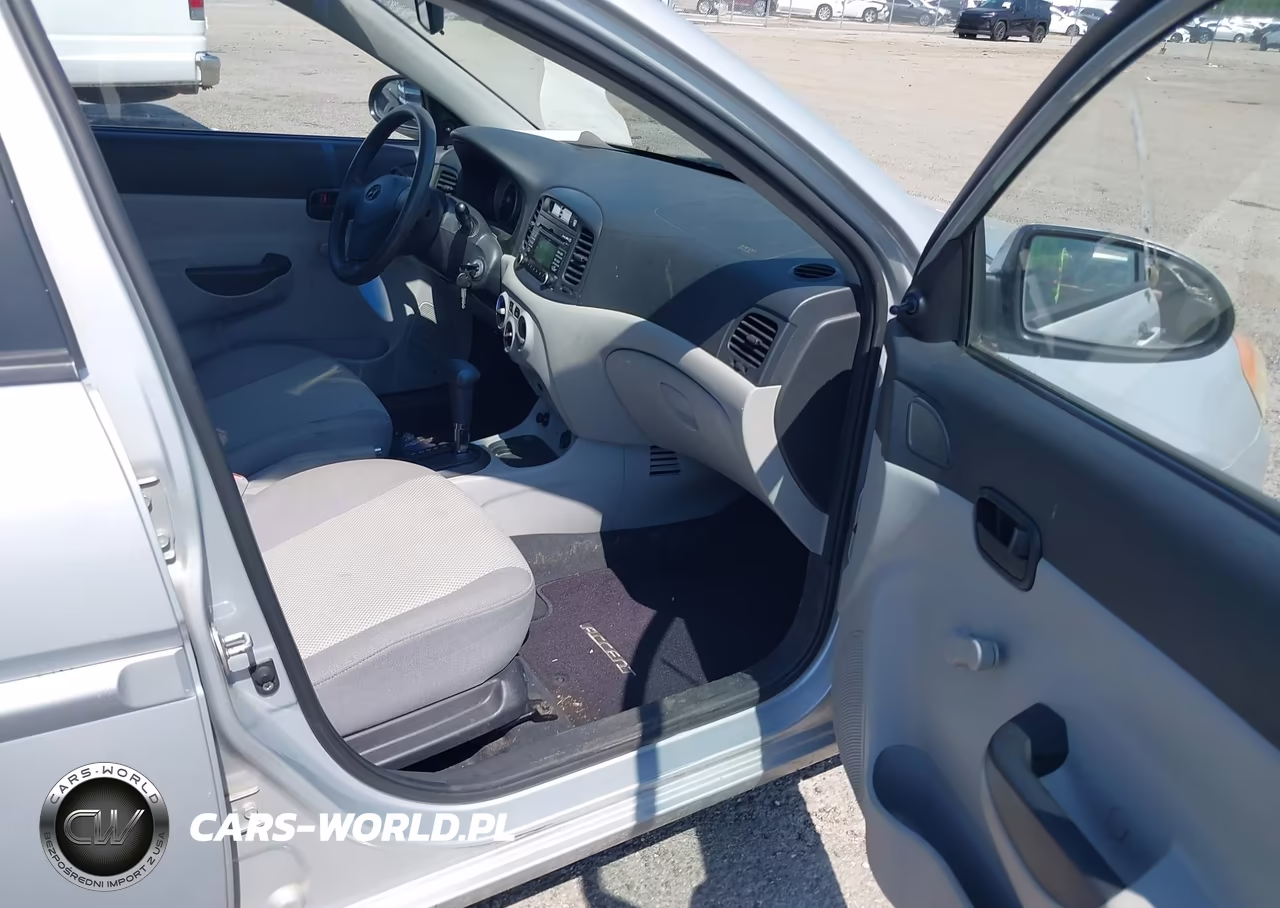 2009 Hyundai Accent Gls VIN:KMHCN46CX9U296881 - 5