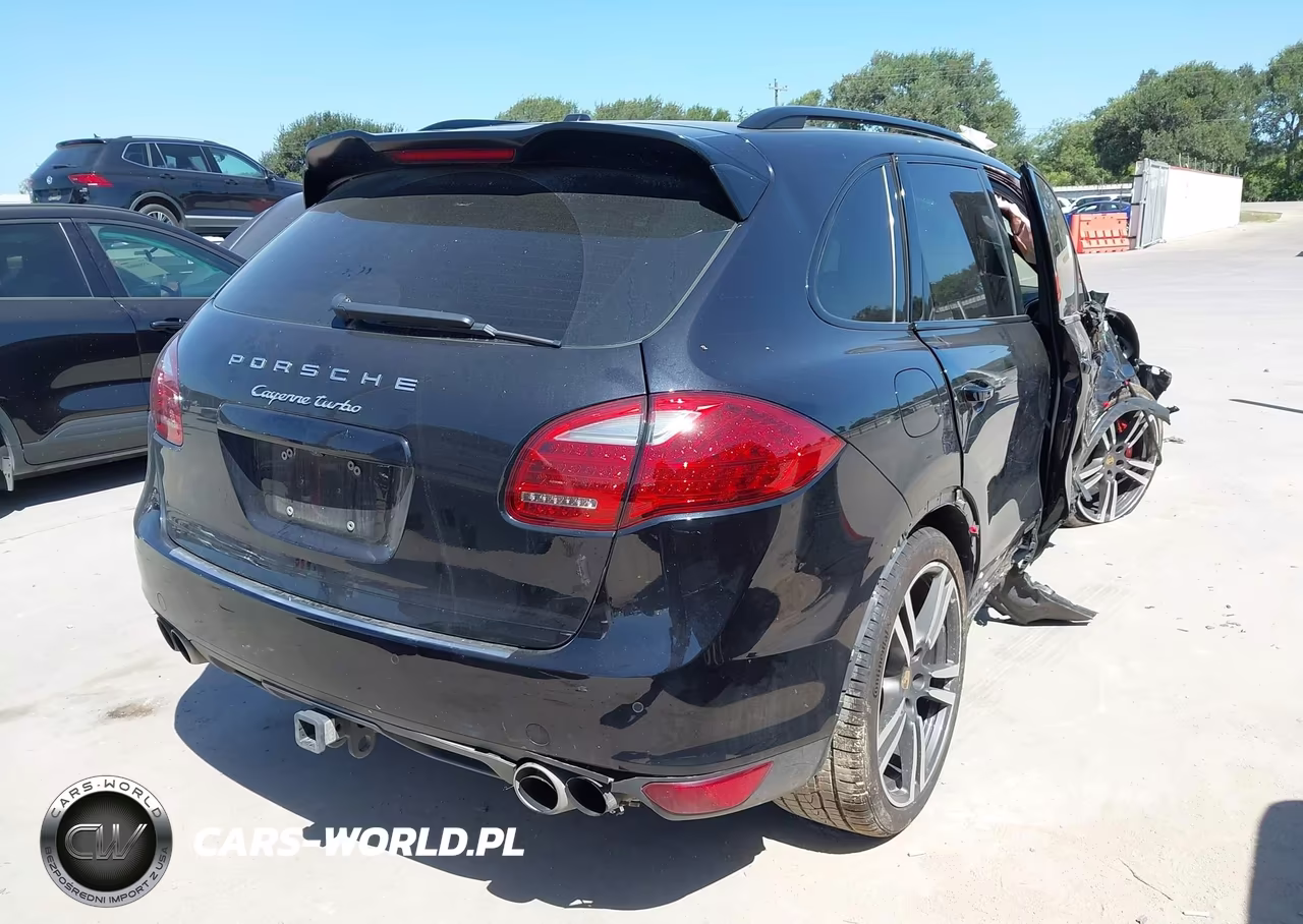 2014 Porsche Cayenne Turbo VIN:WP1AC2A22ELA81174 - 4