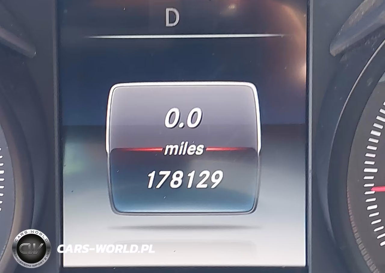 2016 Mercedes-Benz C 300 4Matic VIN:55SWF4KB4GU107674 - 16