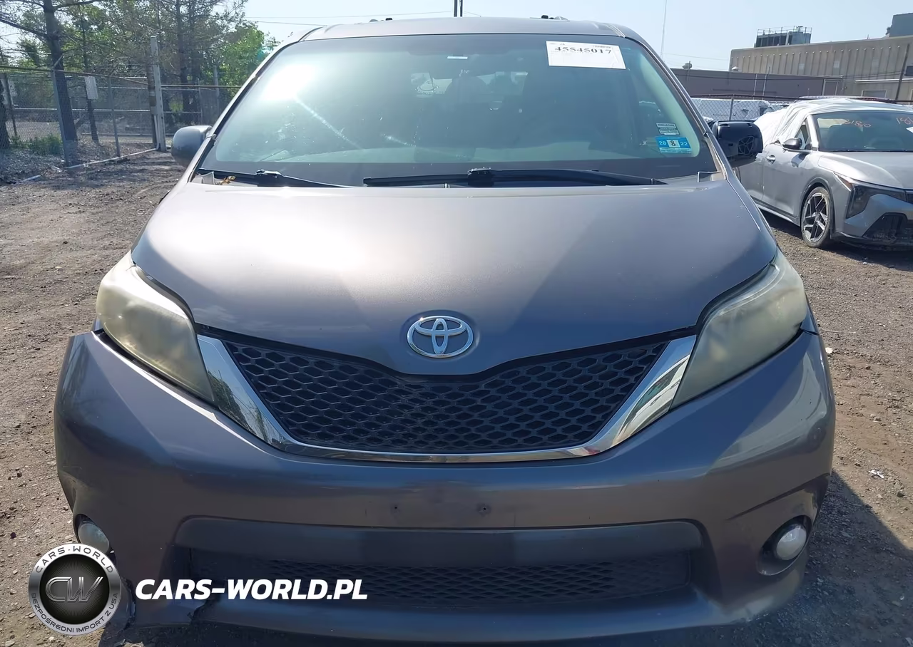2011 Toyota Sienna Se VIN:5TDXK3DC2BS165031 - 13