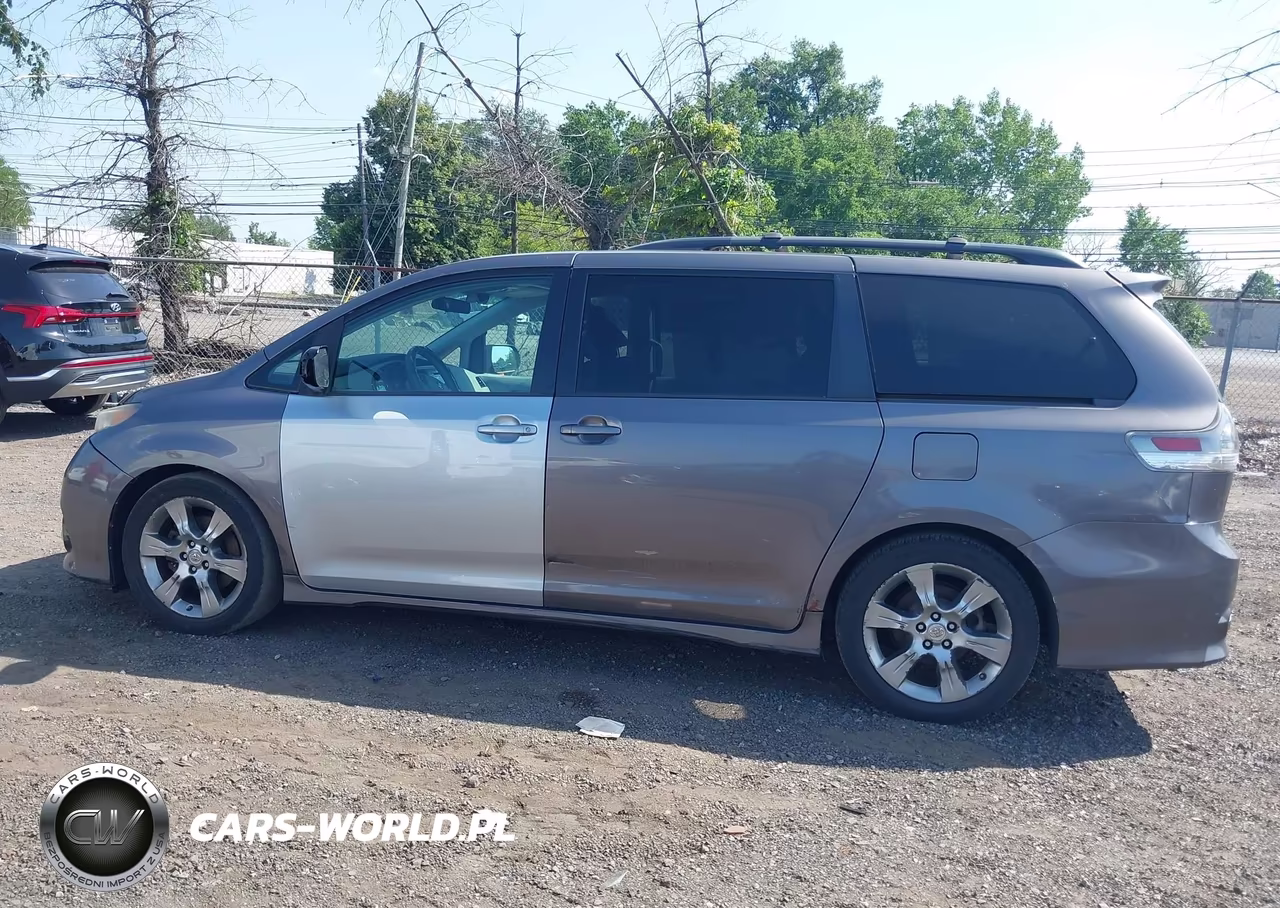2011 Toyota Sienna Se VIN:5TDXK3DC2BS165031 - 15