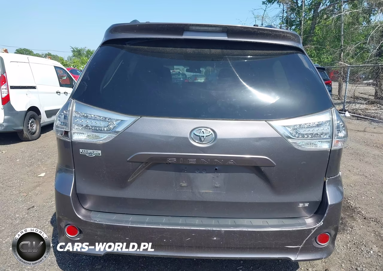 2011 Toyota Sienna Se VIN:5TDXK3DC2BS165031 - 17