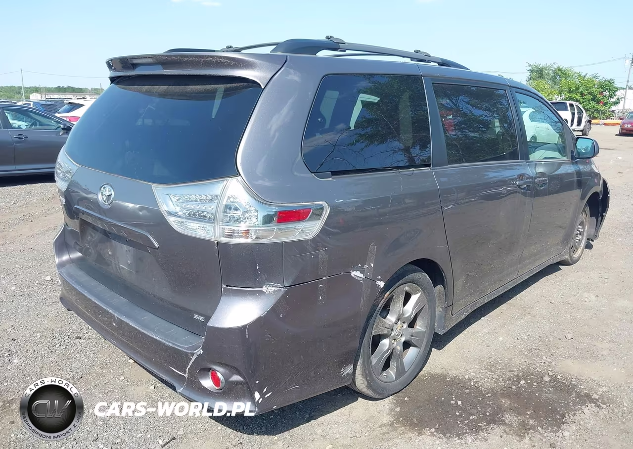 2011 Toyota Sienna Se VIN:5TDXK3DC2BS165031 - 4