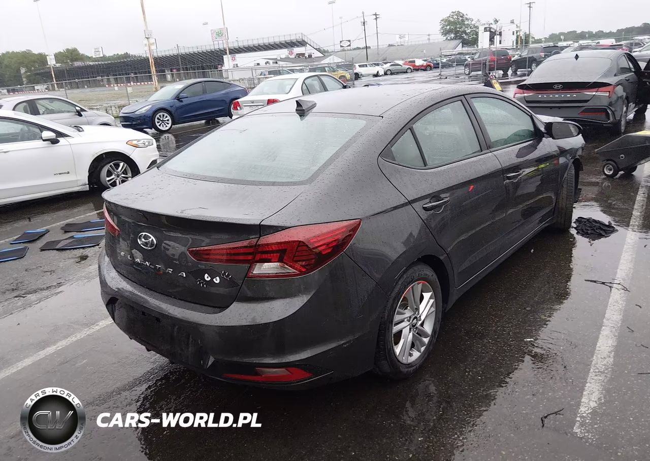 2020 Hyundai Elantra Sel VIN:5NPD84LF0LH557578 - 4