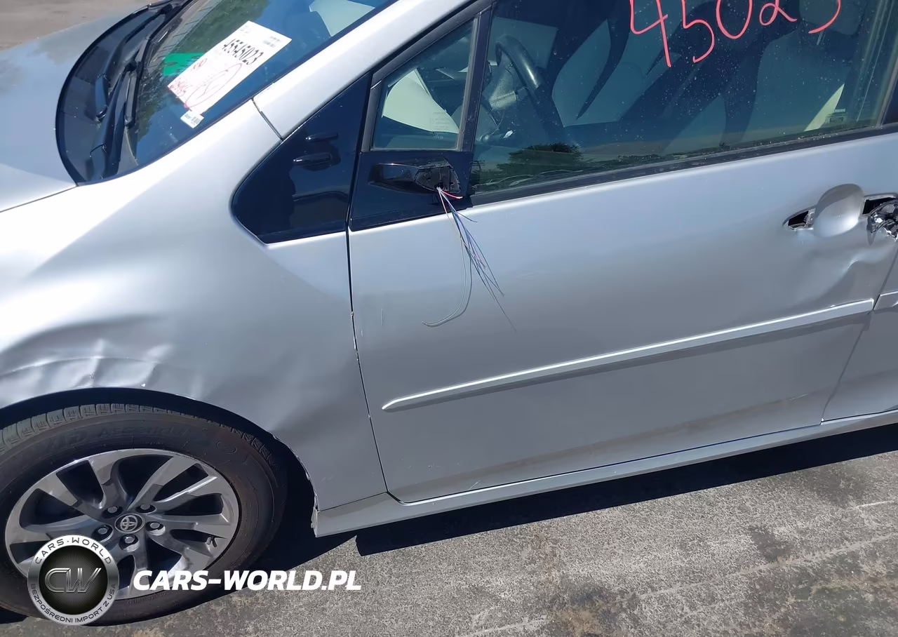 2020 Toyota Prius Xle VIN:JTDKARFU4L3122562 - 12
