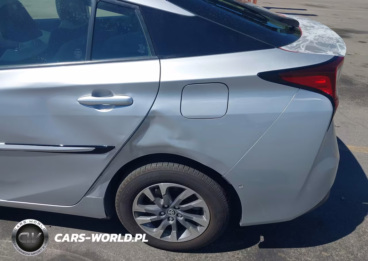 2020 Toyota Prius Xle VIN:JTDKARFU4L3122562 - 14
