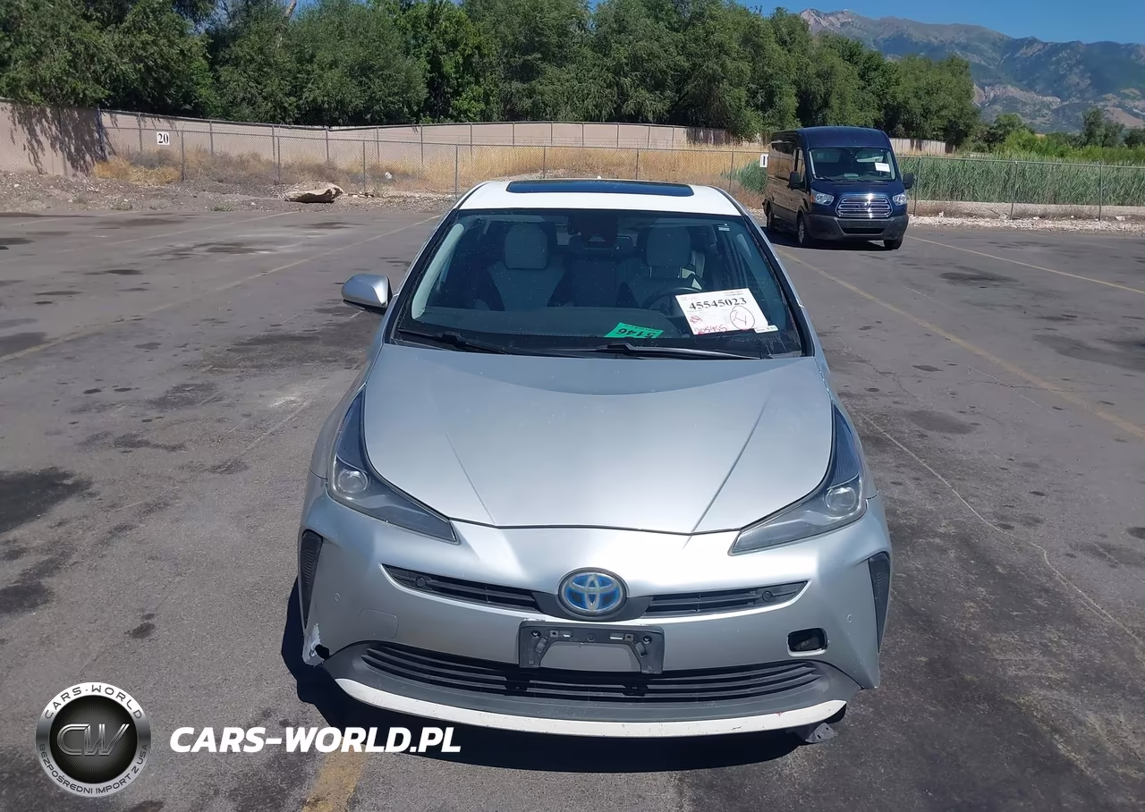 2020 Toyota Prius Xle VIN:JTDKARFU4L3122562 - 17
