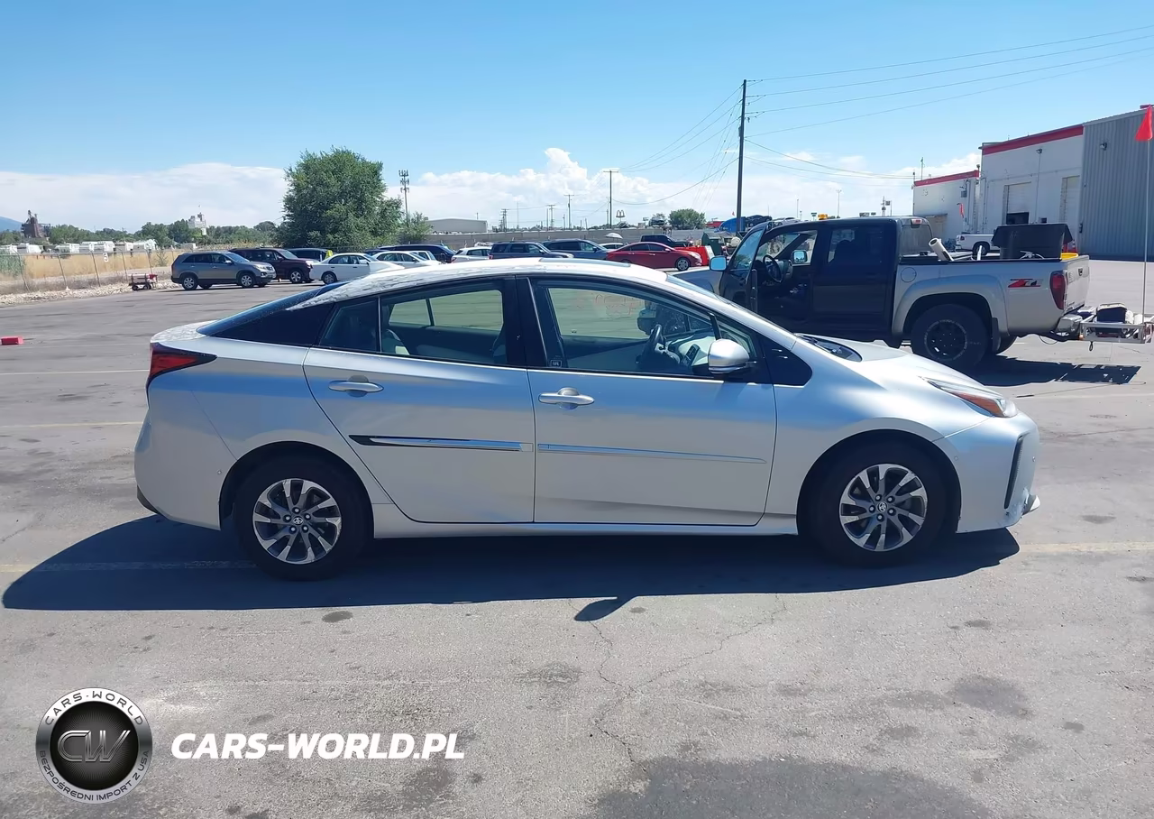 2020 Toyota Prius Xle VIN:JTDKARFU4L3122562 - 18