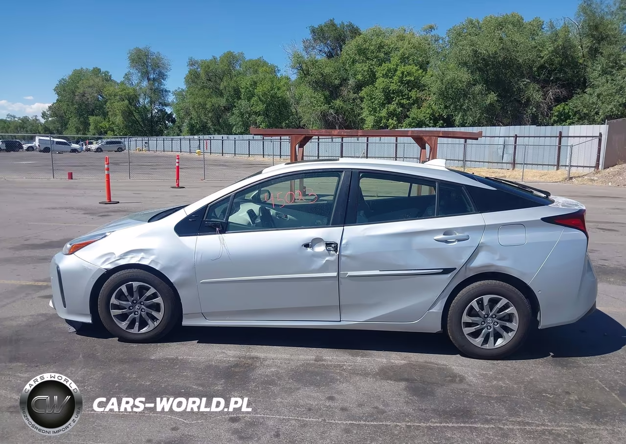 2020 Toyota Prius Xle VIN:JTDKARFU4L3122562 - 19