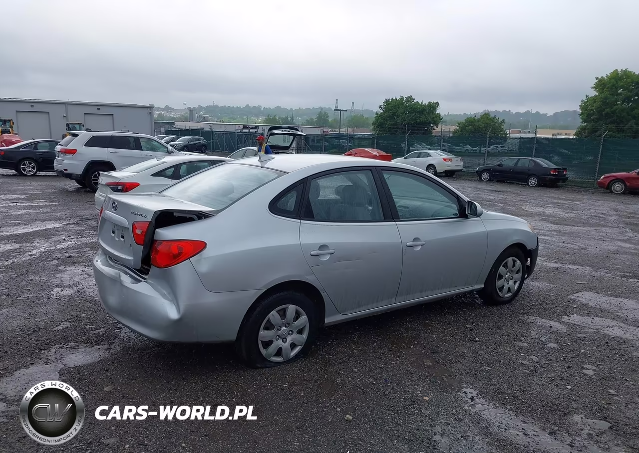 2009 Hyundai Elantra Gls VIN:KMHDU46DX9U675721 - 4