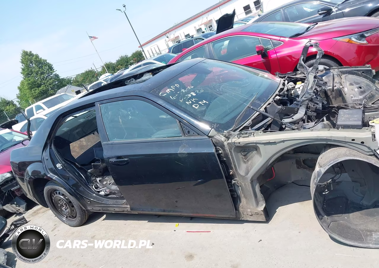 2014 Chrysler 300 VIN:2C3CCABT8EH303830 - 12