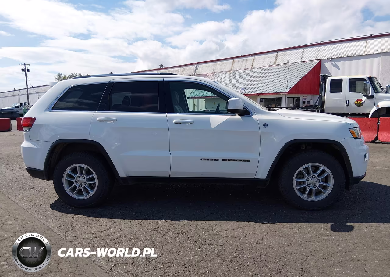 2020 Jeep Grand Cherokee Laredo E 4X4 VIN:1C4RJFAG8LC339711 - 13