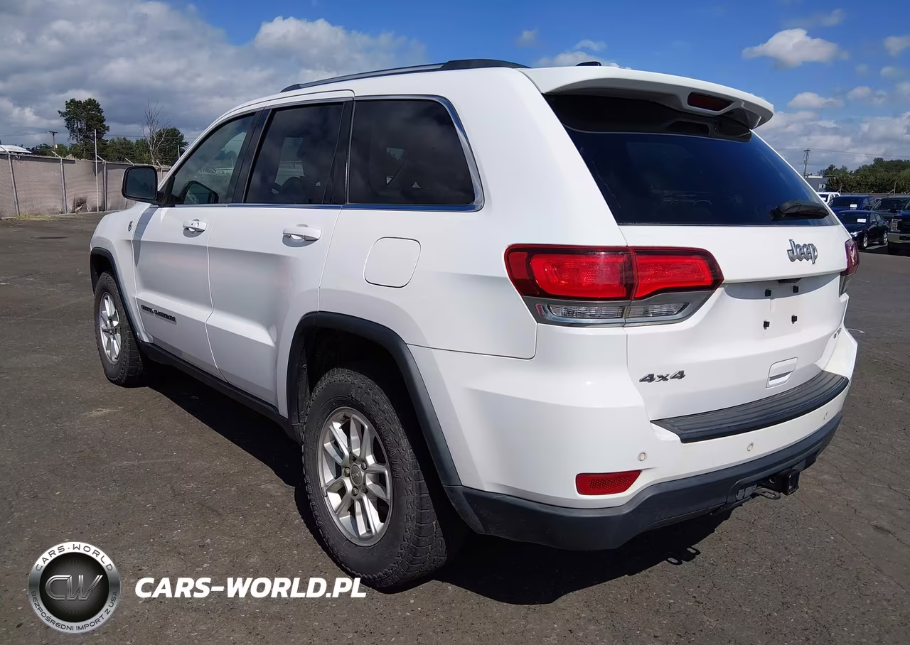 2020 Jeep Grand Cherokee Laredo E 4X4 VIN:1C4RJFAG8LC339711 - 3