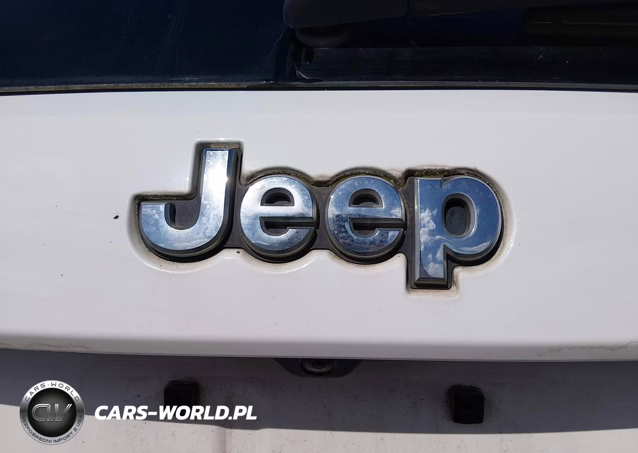 2020 Jeep Grand Cherokee Laredo E 4X4 VIN:1C4RJFAG8LC339711 - 6