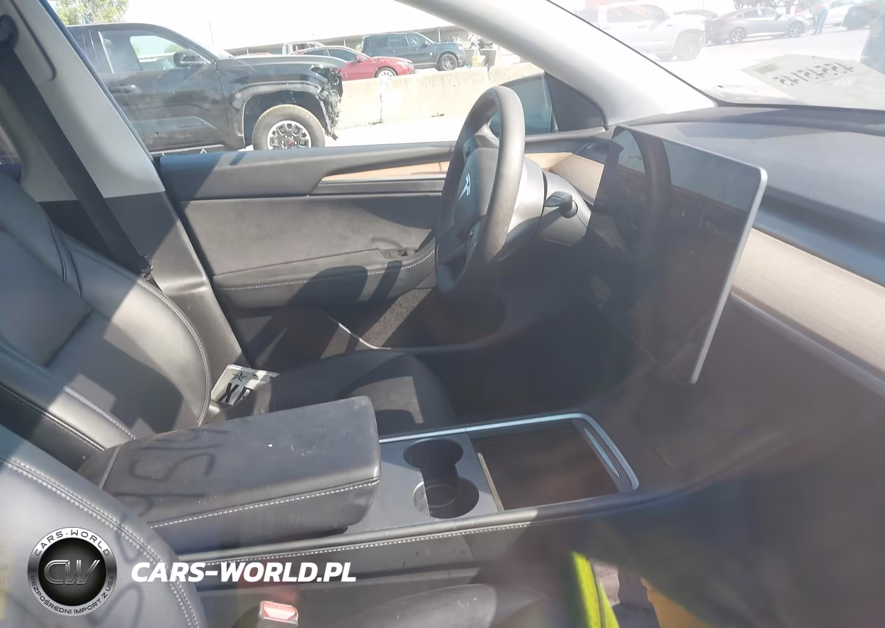 2023 Tesla Model Y Awd-Long Range Dual Motor All-Wheel Drive VIN:7SAYGAEE1PF610447 - 17