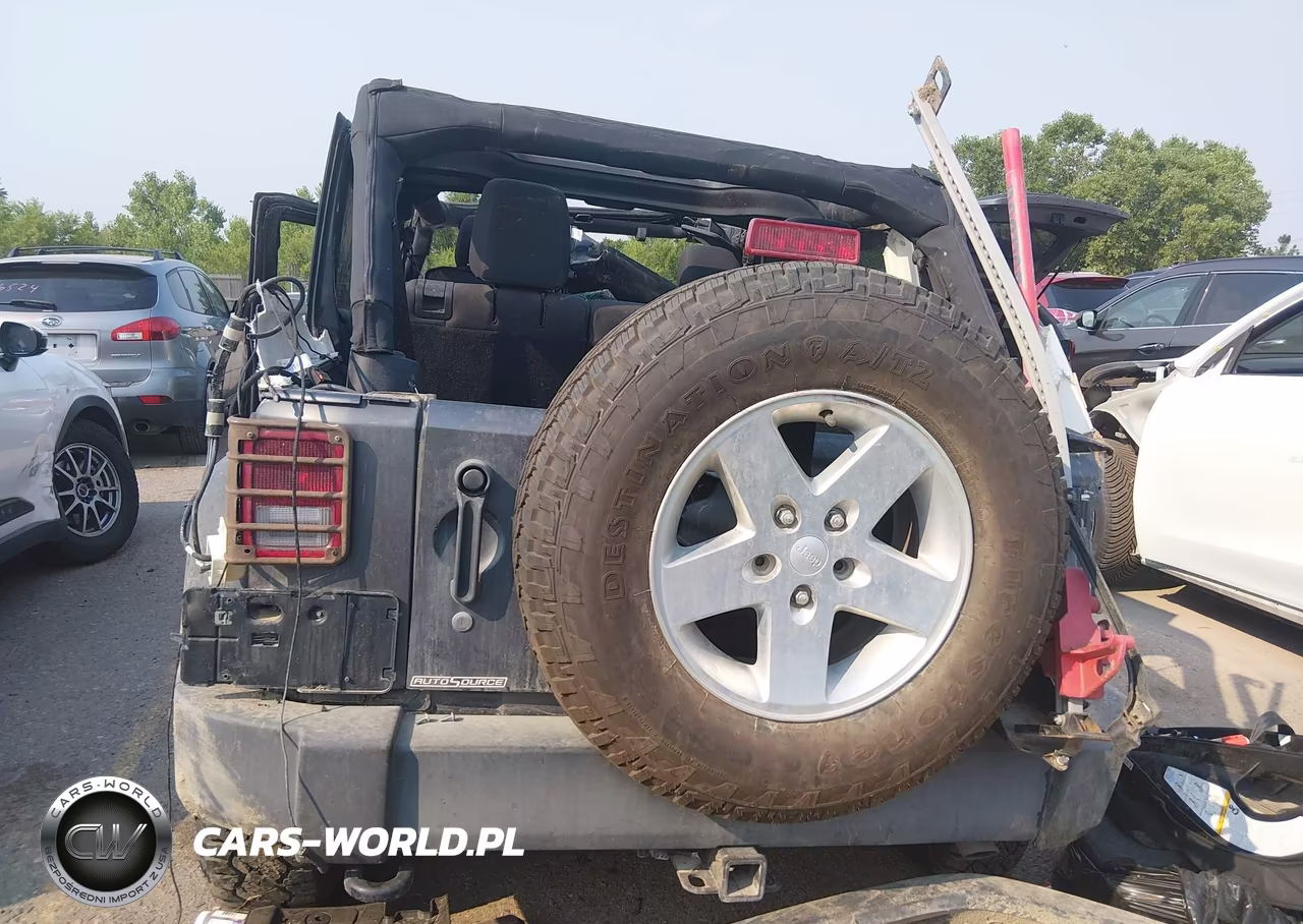 2016 Jeep Wrangler Unlimited Sport VIN:1C4BJWDG6GL257754 - 17