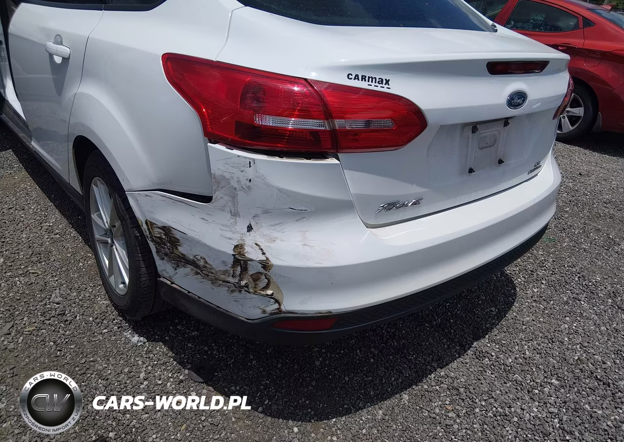 2015 Ford Focus Se VIN:1FADP3F2XFL292244 - 6