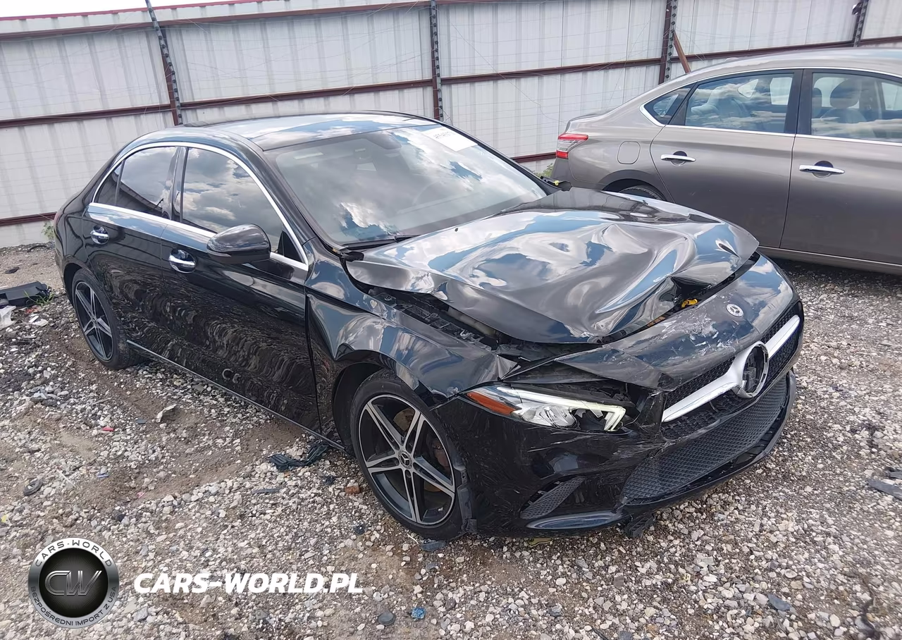 2020 Mercedes-Benz A 220 – zdjęcie 1 z 16