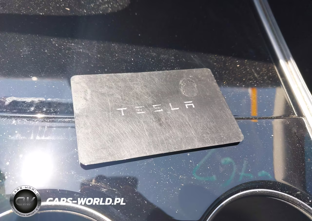 2020 Tesla Model Y Long Range Dual Motor All-Wheel Drive VIN:5YJYGDEE4LF037374 - 11