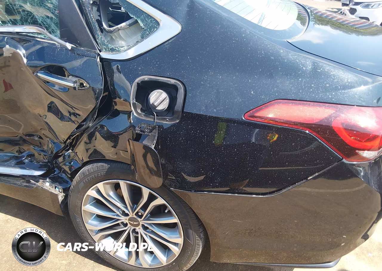 2015 Hyundai Genesis 3.8 VIN:KMHGN4JE1FU023799 - 18