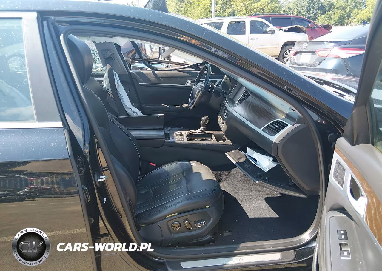 2015 Hyundai Genesis 3.8 VIN:KMHGN4JE1FU023799 - 5