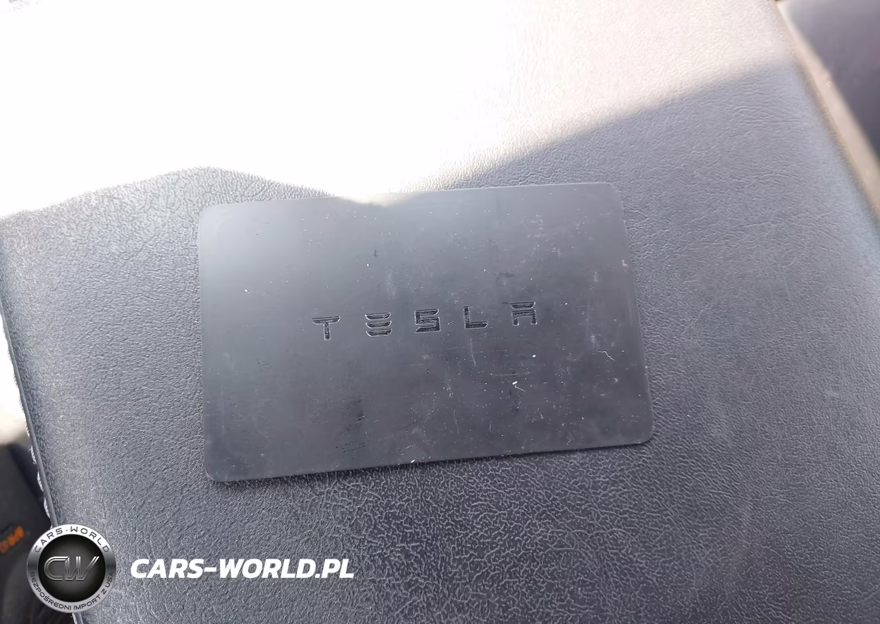 2020 Tesla Model 3 Long Range Dual Motor All-Wheel Drive VIN:5YJ3E1EB8LF637075 - 10